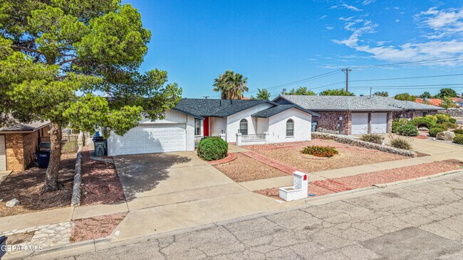 Building Photo - 853 El Parque Dr