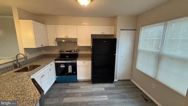 Building Photo - 18715 Martins Landing Dr