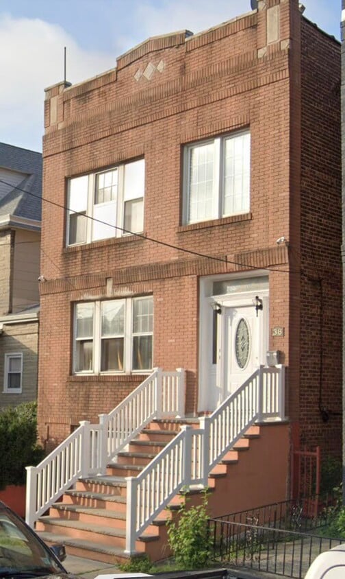 38 E 38th St, Bayonne, NJ 07002 House Rental in Bayonne, NJ