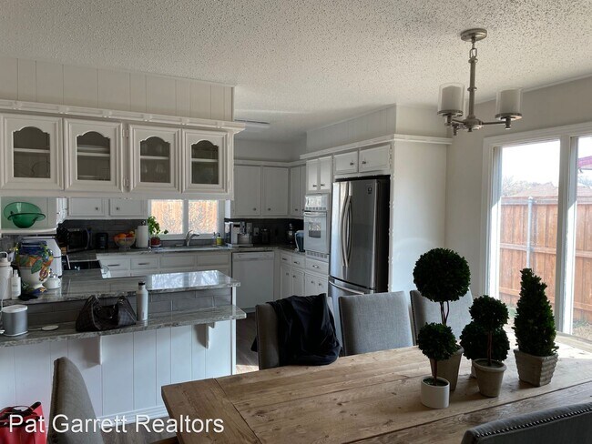 Foto del edificio - 3 br, 2 bath House - 8013 Brentwood Avenue