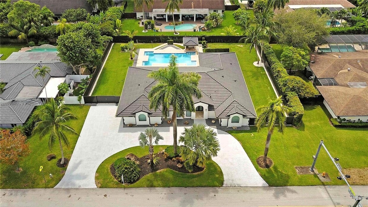 Foto principal - 10240 SW 124th St