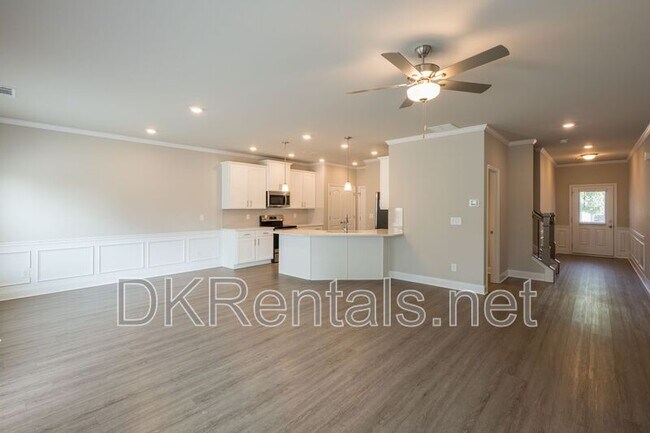 Foto del edificio - 1526 Fern Ridge Ln