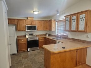 Building Photo - 180 N 1100 E