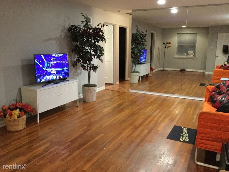 Primary Photo - 4 br, 3 bath House - 1108 E. Linden Ave