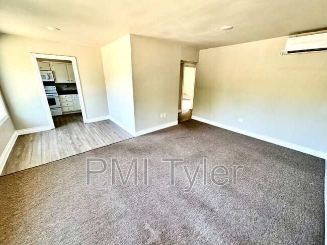 Foto del edificio - 1800 W Oakwood St