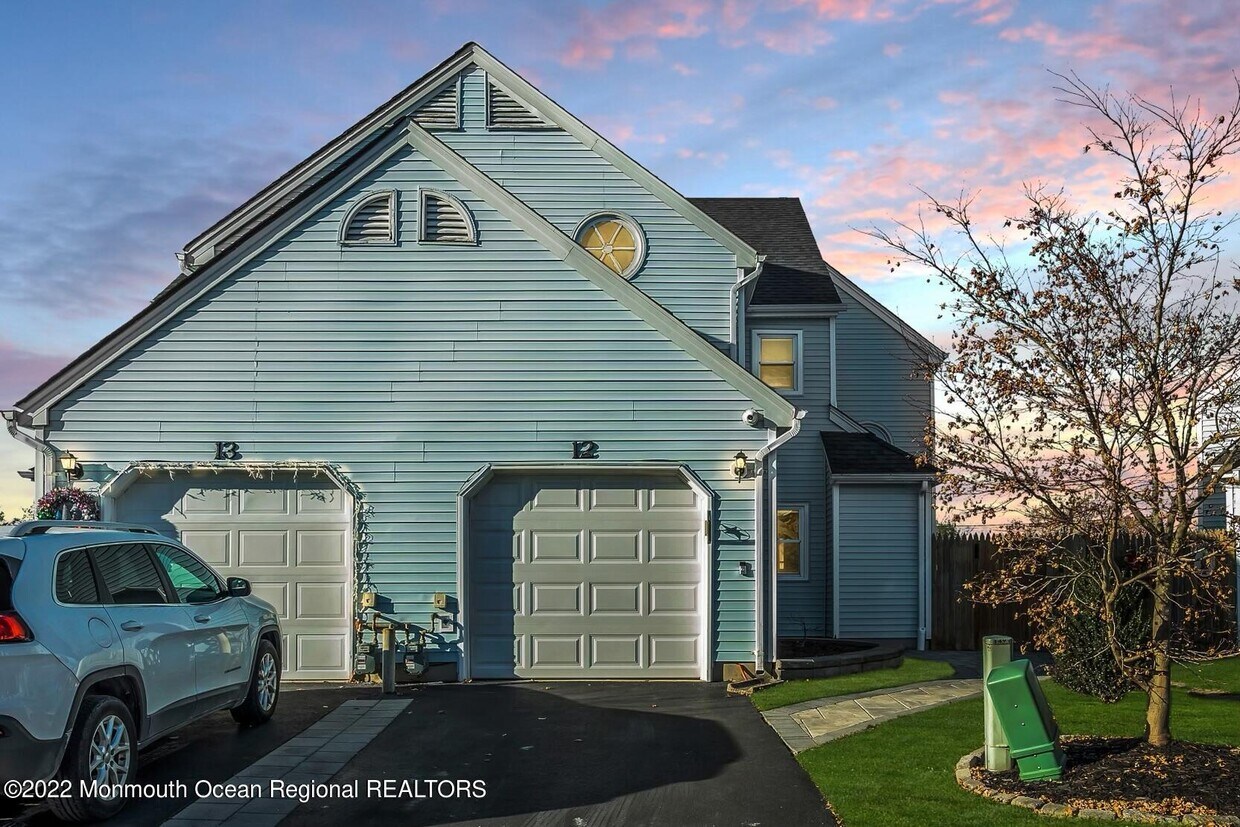 12 Jennings Ct, Freehold, NJ 07728 Condo for Rent in Freehold, NJ