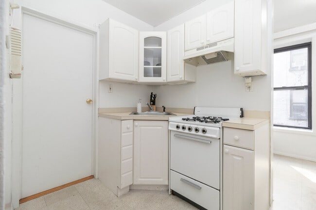Foto del edificio - 312 E 93rd St
