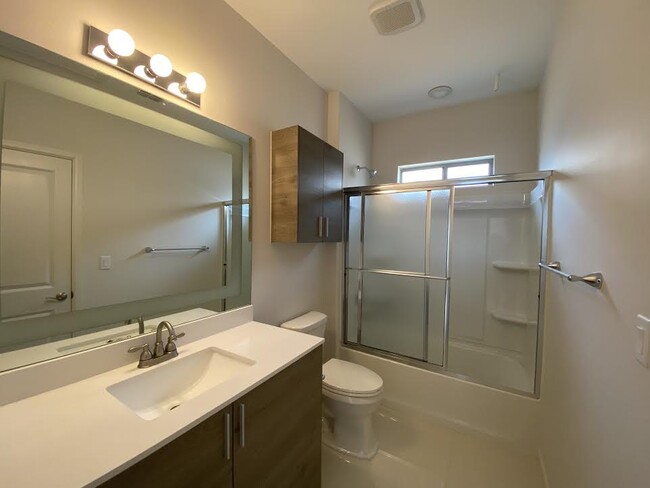 Foto del edificio - 4900 Lark Ave