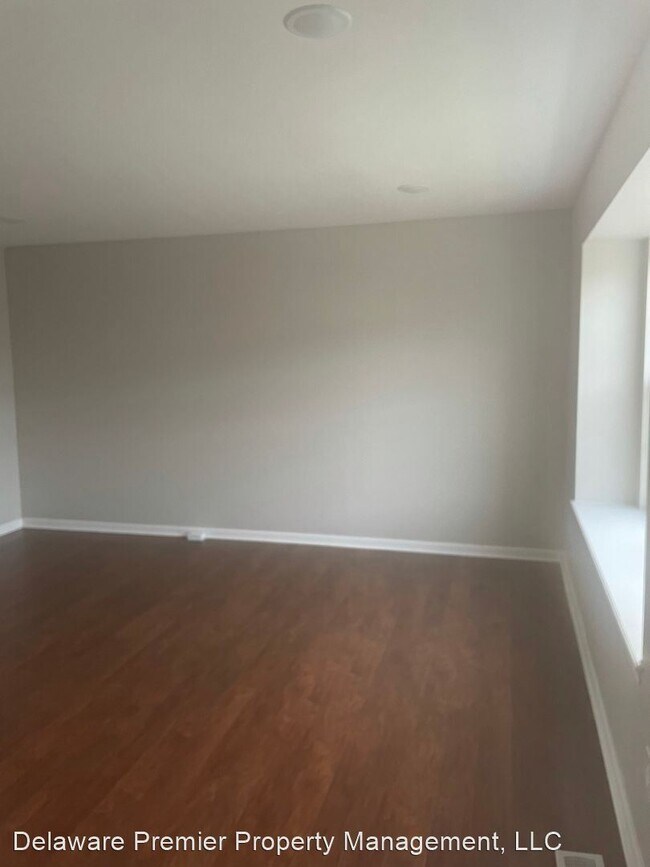 Building Photo - 3 br, 2.5 bath House - 243 Vincent Circle