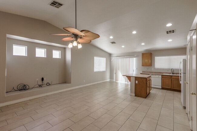 Foto del edificio - Single Story North Las Vegas Home In Gated Community