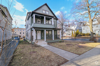 Building Photo - 72 Sheldon Terrace