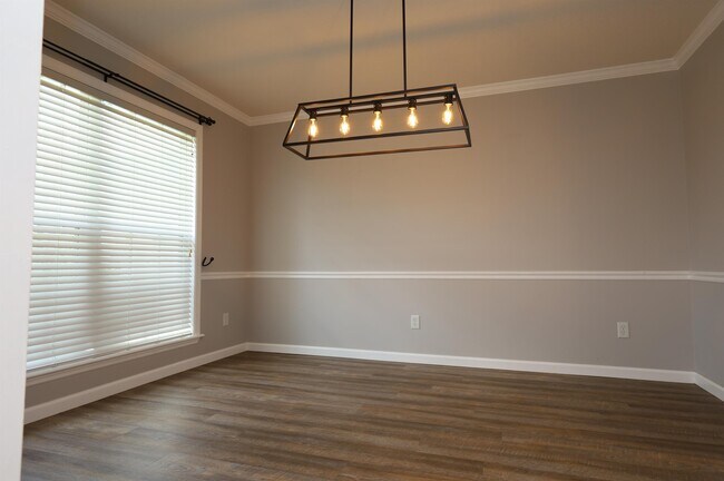 Building Photo - 3754 Kingston Ct