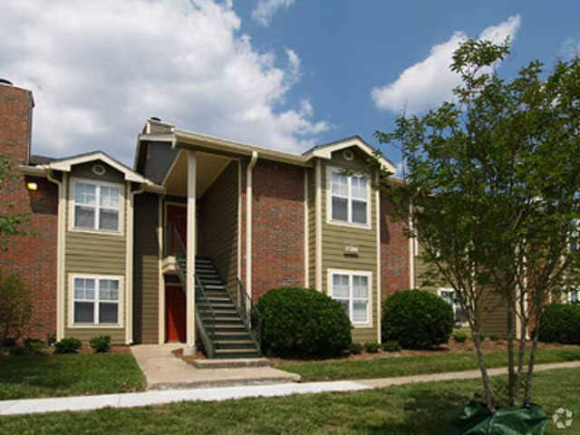Entrada - Central on the Green Apartment Homes