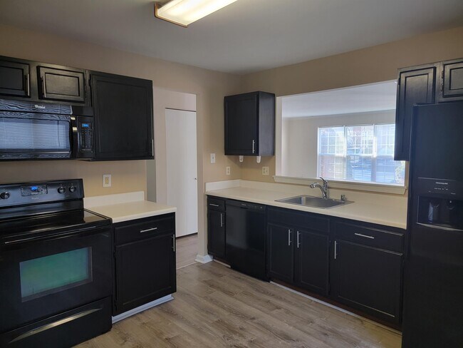 Building Photo - 2635 Warren Way