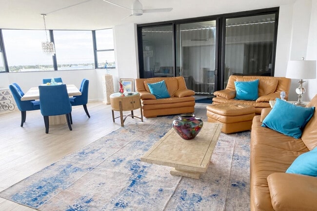 Building Photo - 2900 NE 14th Street Causeway