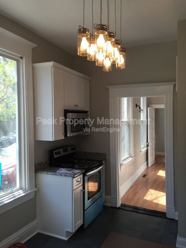 Photo - 2901 Ellwood Ave Apartment