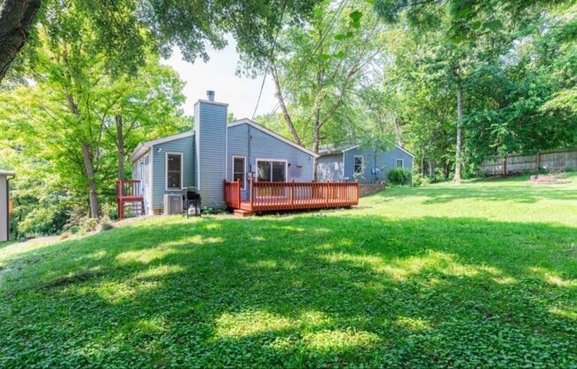 Building Photo - 100 S Lily Lake Rd