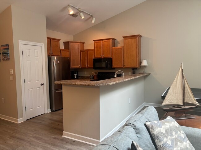 Kitchen - 5118 Christian Dr