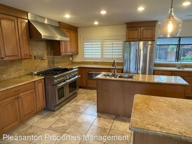 Foto del edificio - 3 br, 2.5 bath House - 7461 Highland Oaks