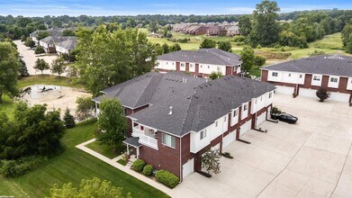 Building Photo - 6986 Boulder Pointe Dr