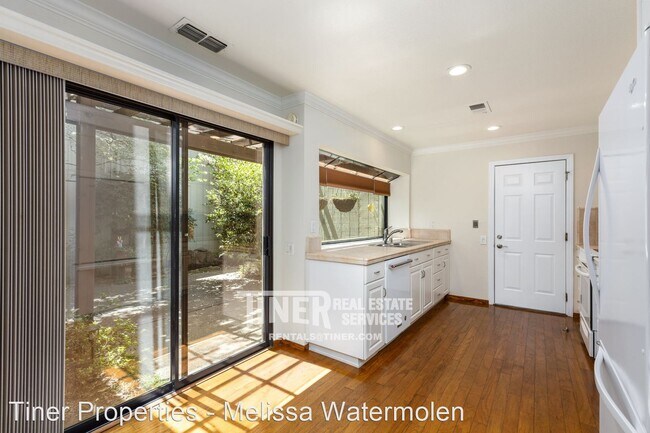 Building Photo - 2 br, 3 bath House - 610 Elmhurst Circle
