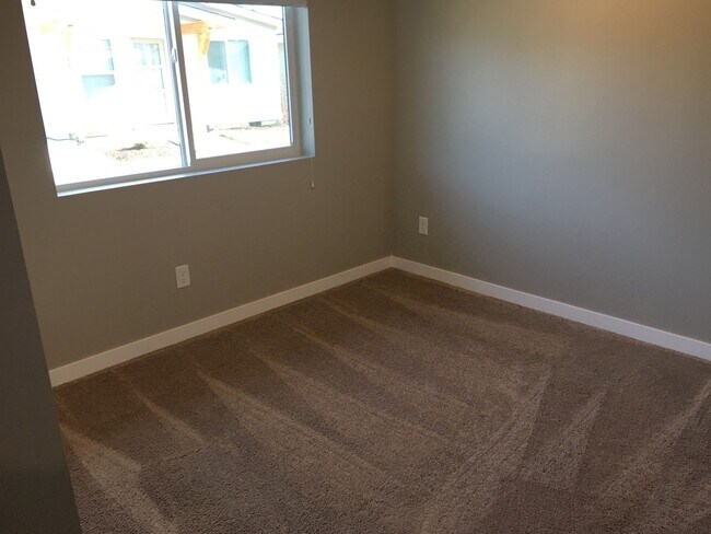 Foto del edificio - Cozy 2BR Home with A/C & Garage – Animal Friendly in Bend, OR