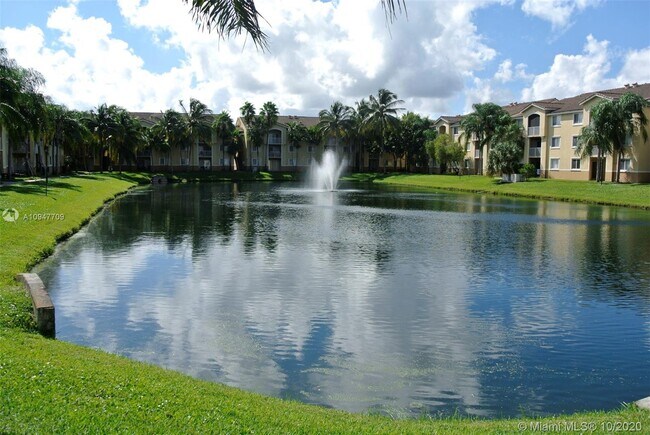 Foto del edificio - 2620 S University Dr