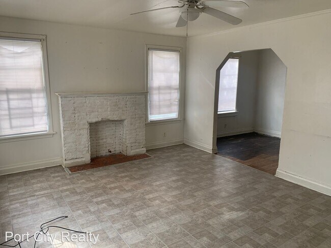 Building Photo - 2 br, 1 bath House - 3256 Midway Ave
