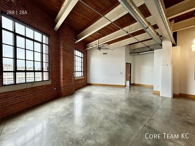 Building Photo - 382 W 22nd St