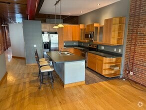 Building Photo - 109 2nd St S
