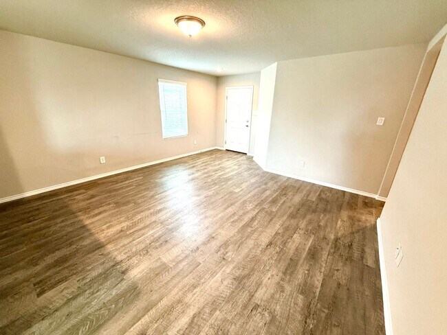 Foto del edificio - *MOVE IN SPECIAL!* AVAILABLE NOW! 3 Bedroo...