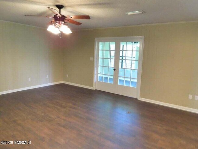 Foto del edificio - 8410 Cedar Ridge Cir