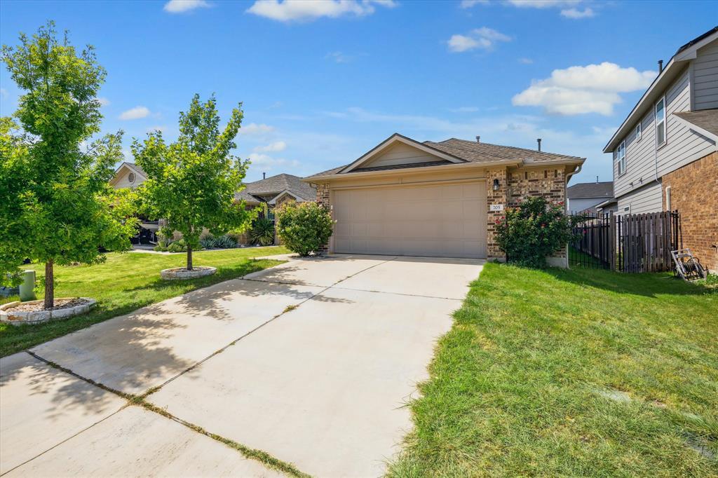 Foto principal - 705 Callahan Ln
