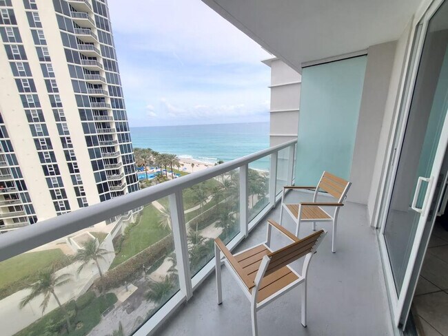 Foto del edificio - 19201 Collins Ave