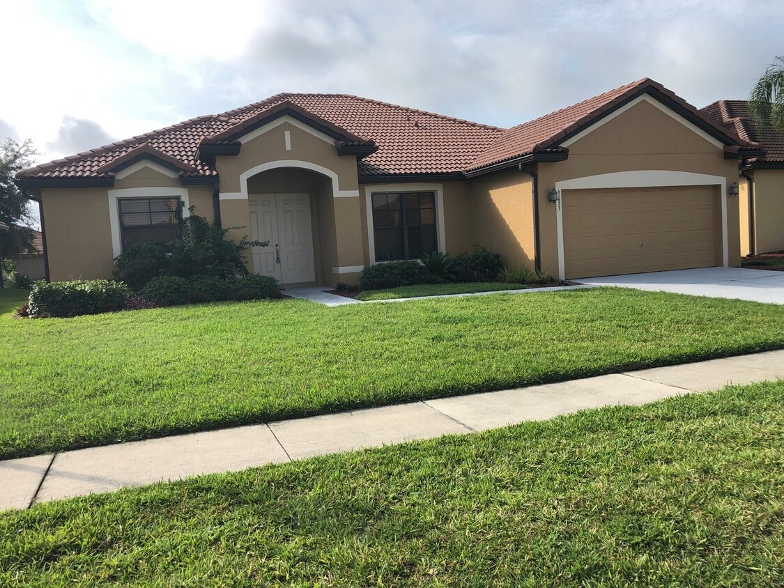 Primary Photo - Beautiful 4 bed 2 bath home in Villa Sol C...