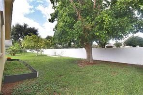 Foto del edificio - 6401 Sedgewyck Cir W