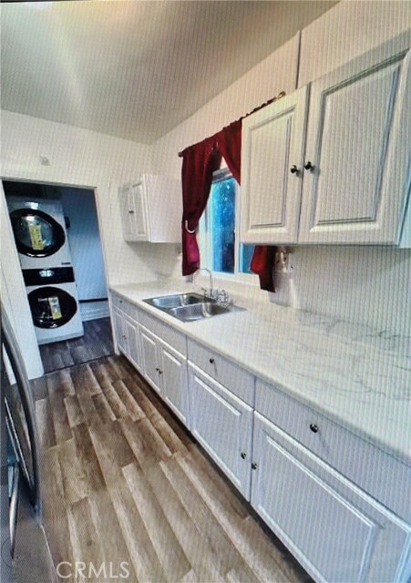 Foto del edificio - 9744 Charnock Ave