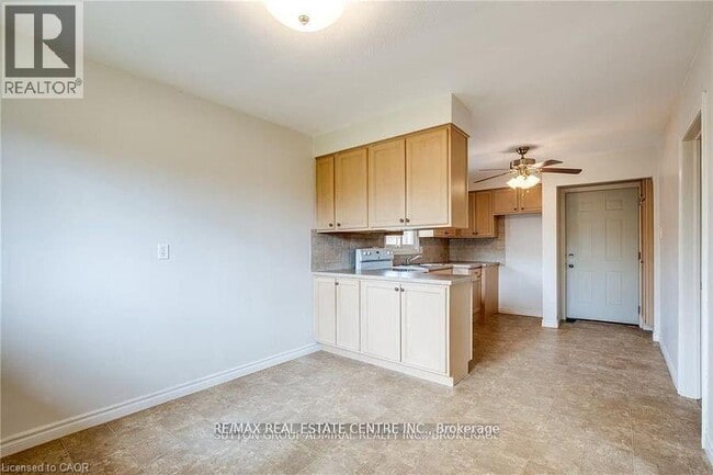 Photo du bâtiment - 49 Selkirk Ave