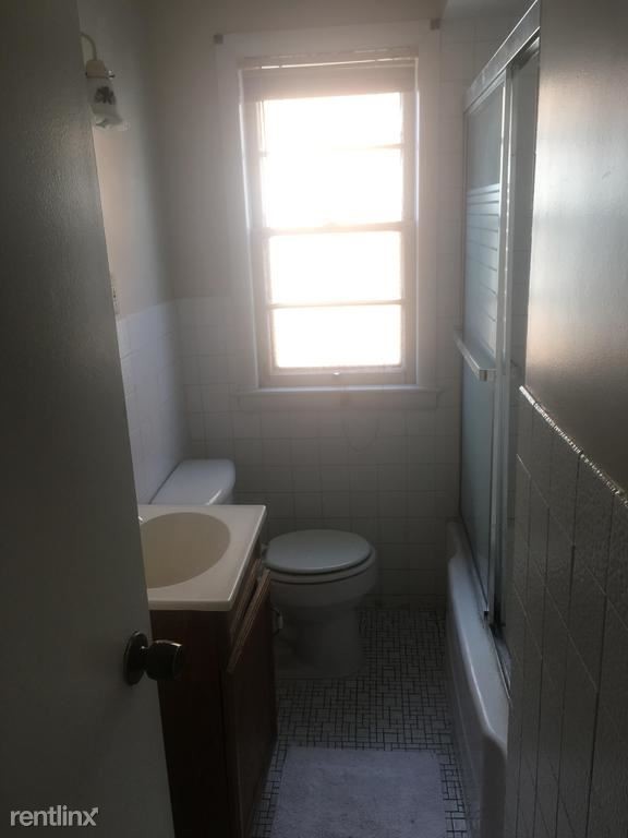 Building Photo - 3 br, 1 bath Apartment - 14317 Granger Rd