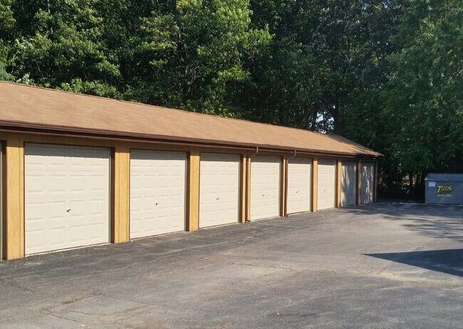 Building Photo - 2633 Morningside Dr