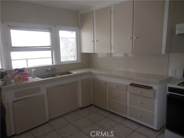 Foto del edificio - 959 W 17th St