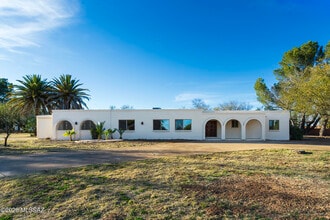 Building Photo - 1714 W Meadow Hills Dr