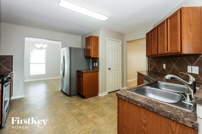 Foto del edificio - 5039 Lamppost Hill Ct