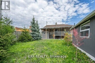 Building Photo - 692-692 Birchmount Rd