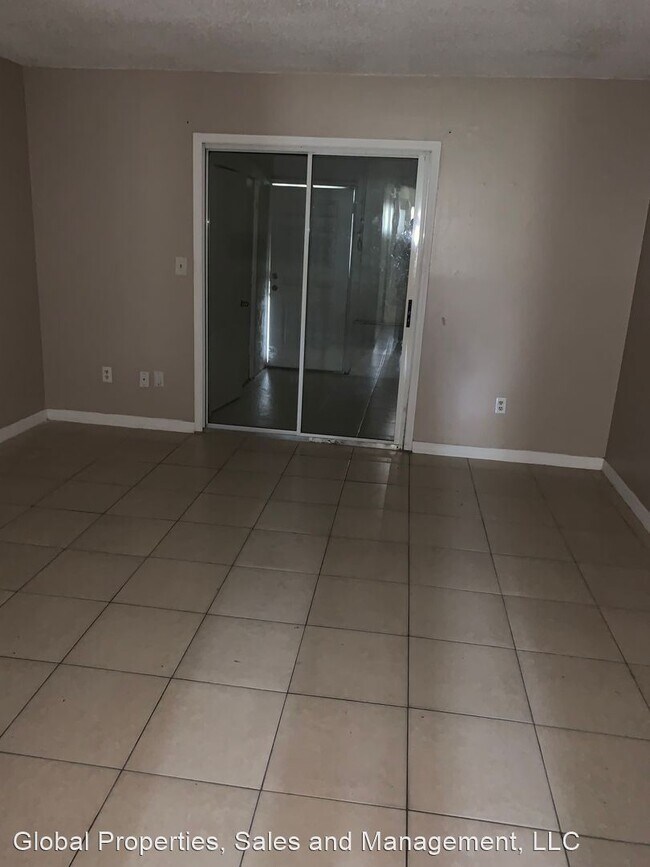 Building Photo - 2 br, 1.5 bath House - 1062 Jack Calhoun D...