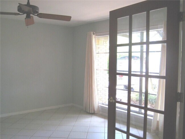 Foto del edificio - 2007 Oakglen Dr