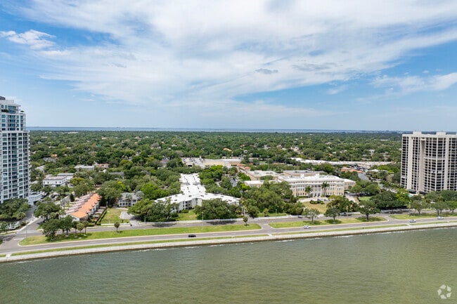 Bayside Trace Condominium