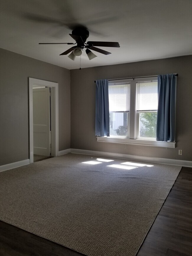 Foto del edificio - ***AUGUST 2027*** 5 Bed 2.5 Bath House Downtown