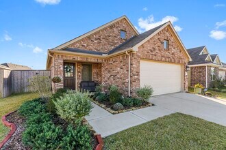 Building Photo - 928 Gentle Moss Dr