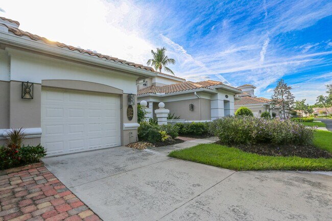 Foto del edificio - ** FIDDLER'S CREEK 3/2 FIRST FLOOR HOME FOR SEASON ** DEER CROSSING IN FIDDLER'S CREEK GATED **